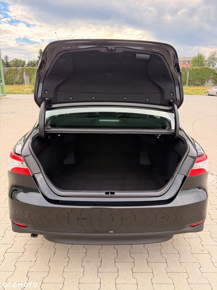 Toyota Camry 2.5 Hybrid Executive CVT - 29
