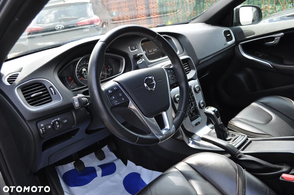 Volvo V40 T2 Ocean Race - 12