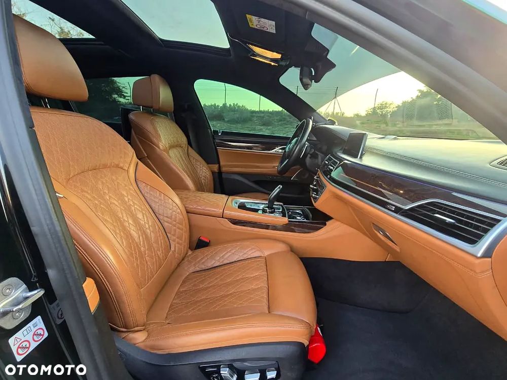 BMW Seria 7 750Li xDrive - 18