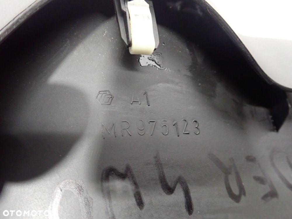 OSŁONA LICZNIKA MITSUBISHI OUTLANDER  MR975123 - 7