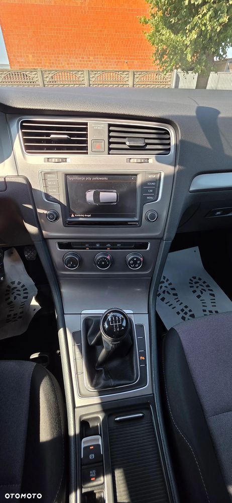 Volkswagen Golf 1.6 TDI BlueMotion Technology Comfortline - 11