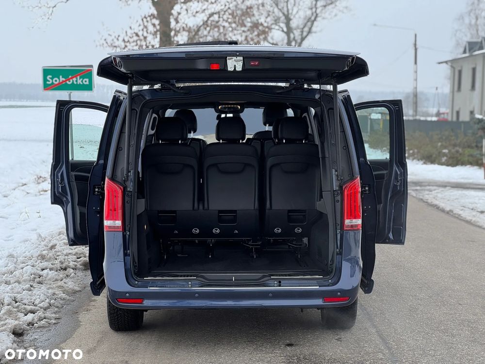 Mercedes-Benz Klasa V 300 d extralang 4Matic 9G-TRONIC Avantgarde Edition Edition 2023 - 18