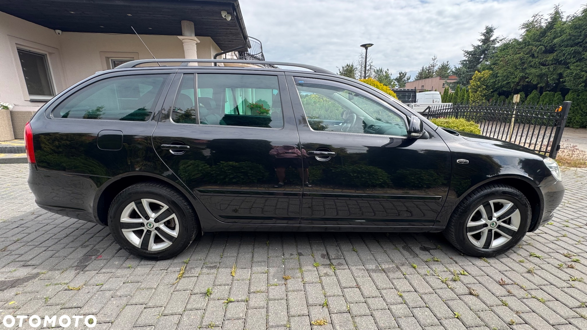 Skoda Octavia 1.8 TSI DSG Laurin & Klement - 4