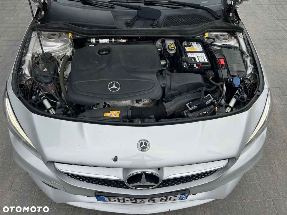 Mercedes-Benz CLA 180 Peak Edition - 16