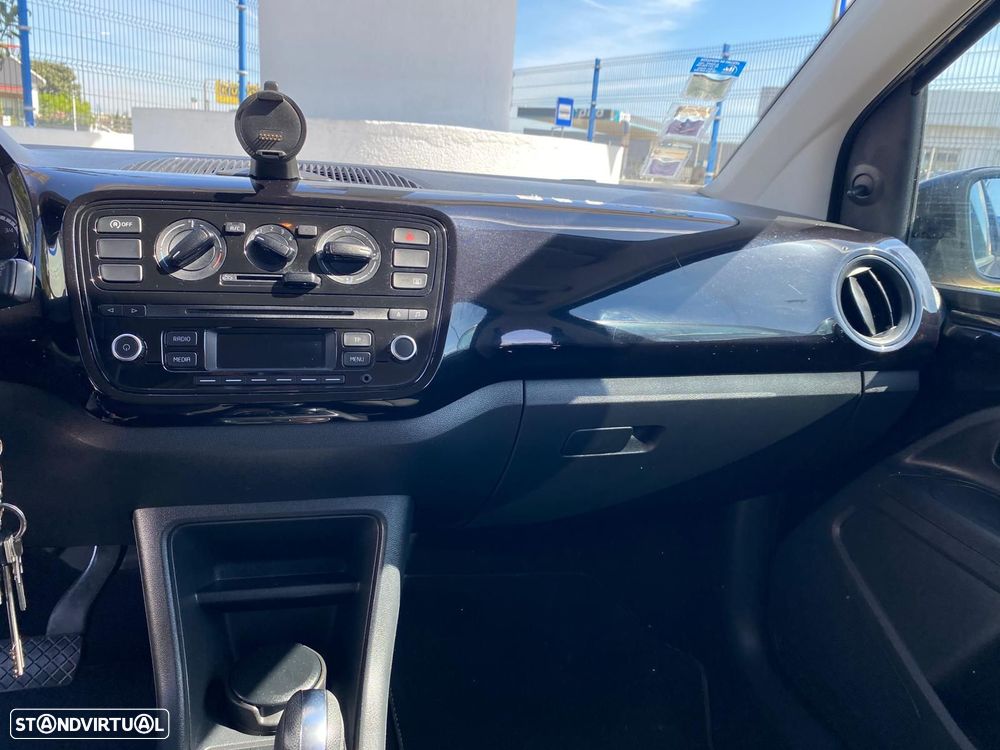 VW Up! 1.0 Move Auto - 7