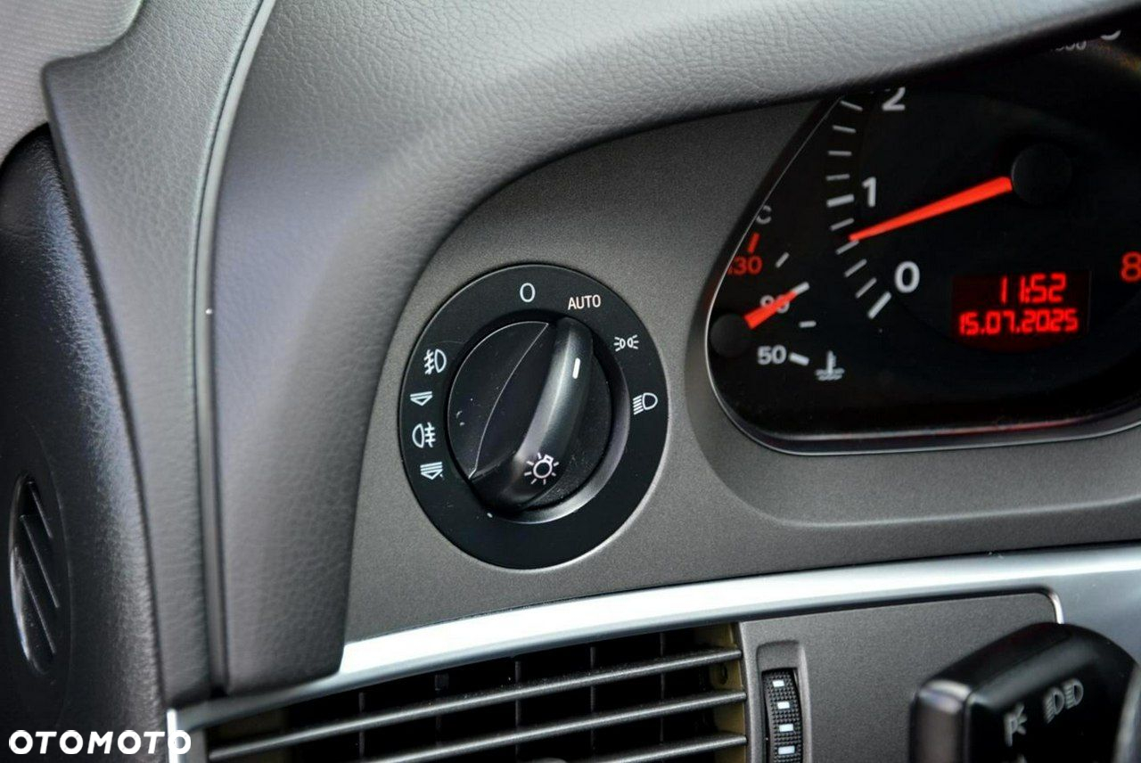 Audi A6 Avant 2.4 - 30