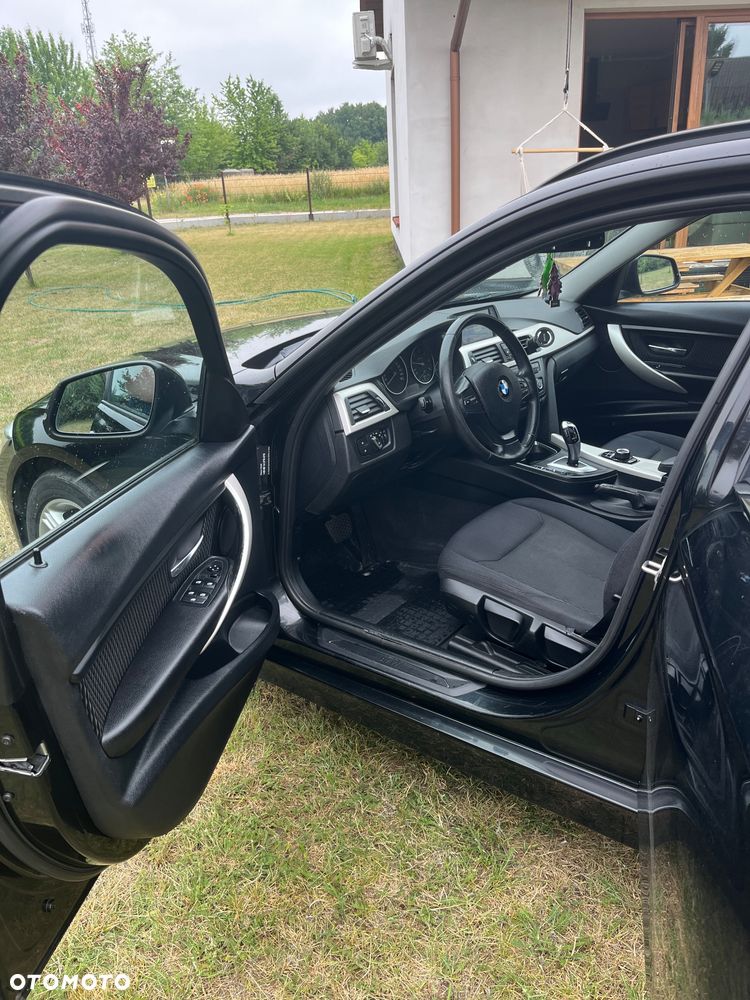 BMW Seria 3 318d DPF - 19