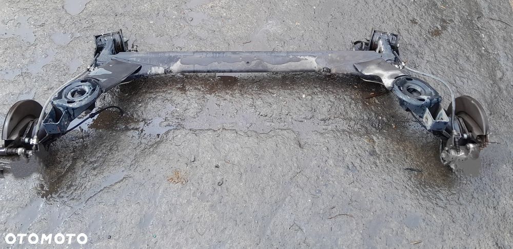 Belka tylna os tyl VW GOLF IV ITALIA z zaciskami - 2