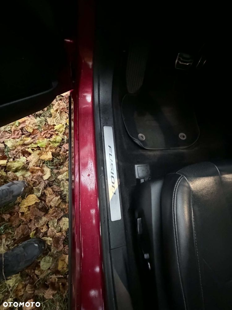 Ford Fusion 2.0 EcoBoost Titanium - 27