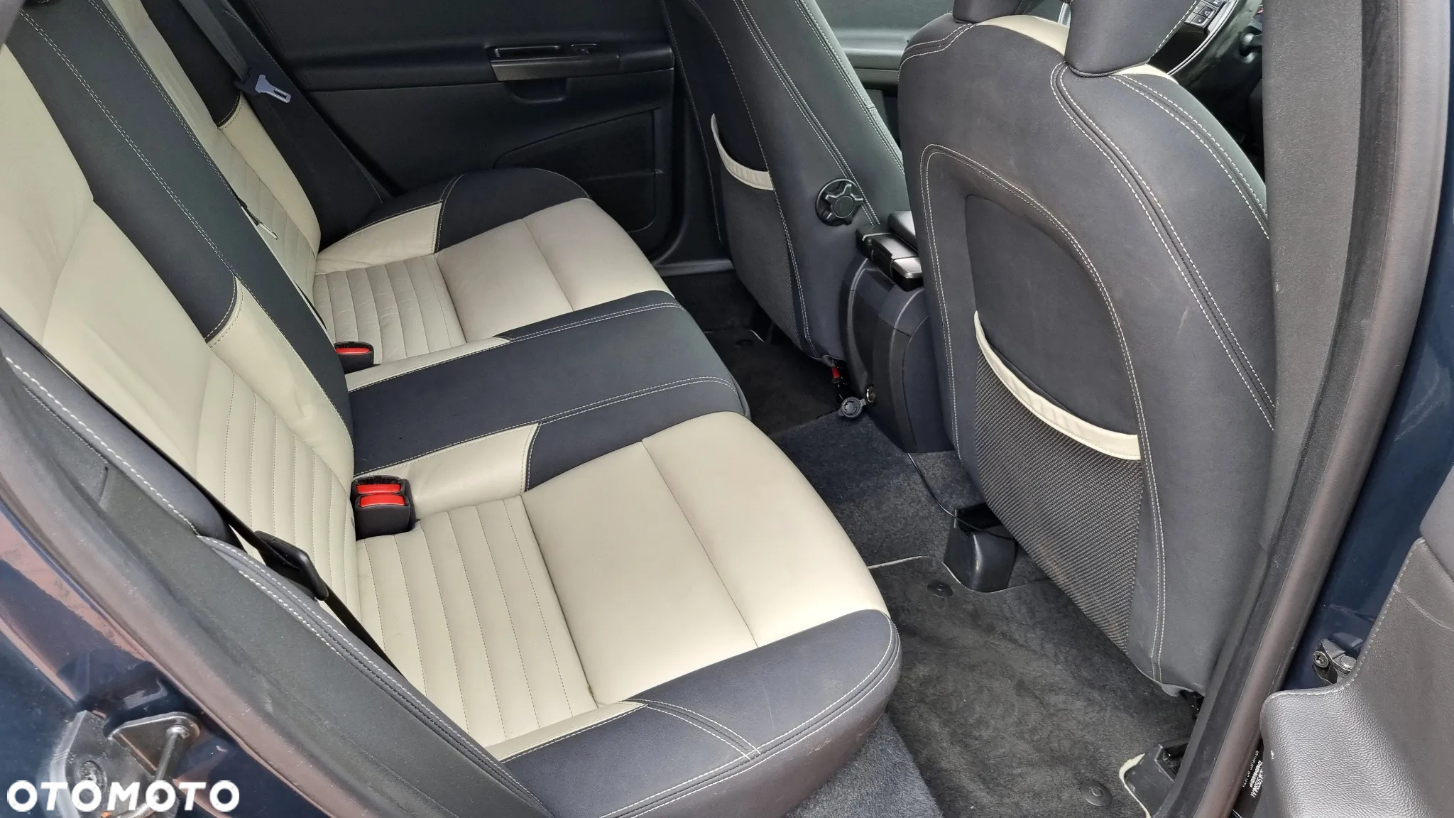 Volvo S40 D4 R-Design - 14