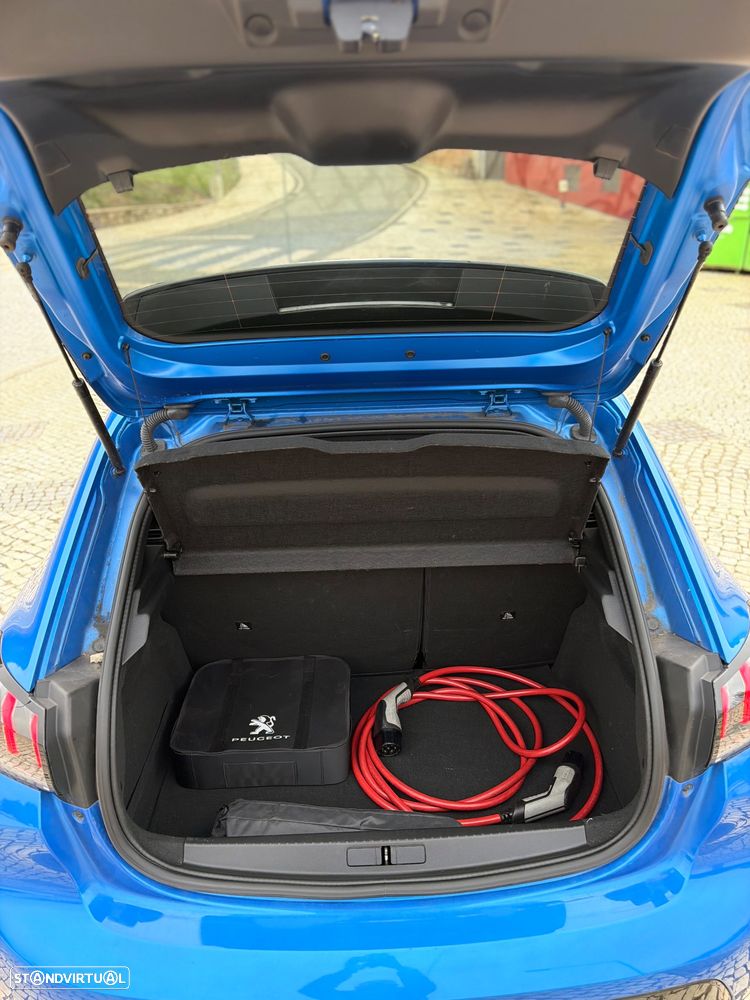 Peugeot e-208 GT - 2