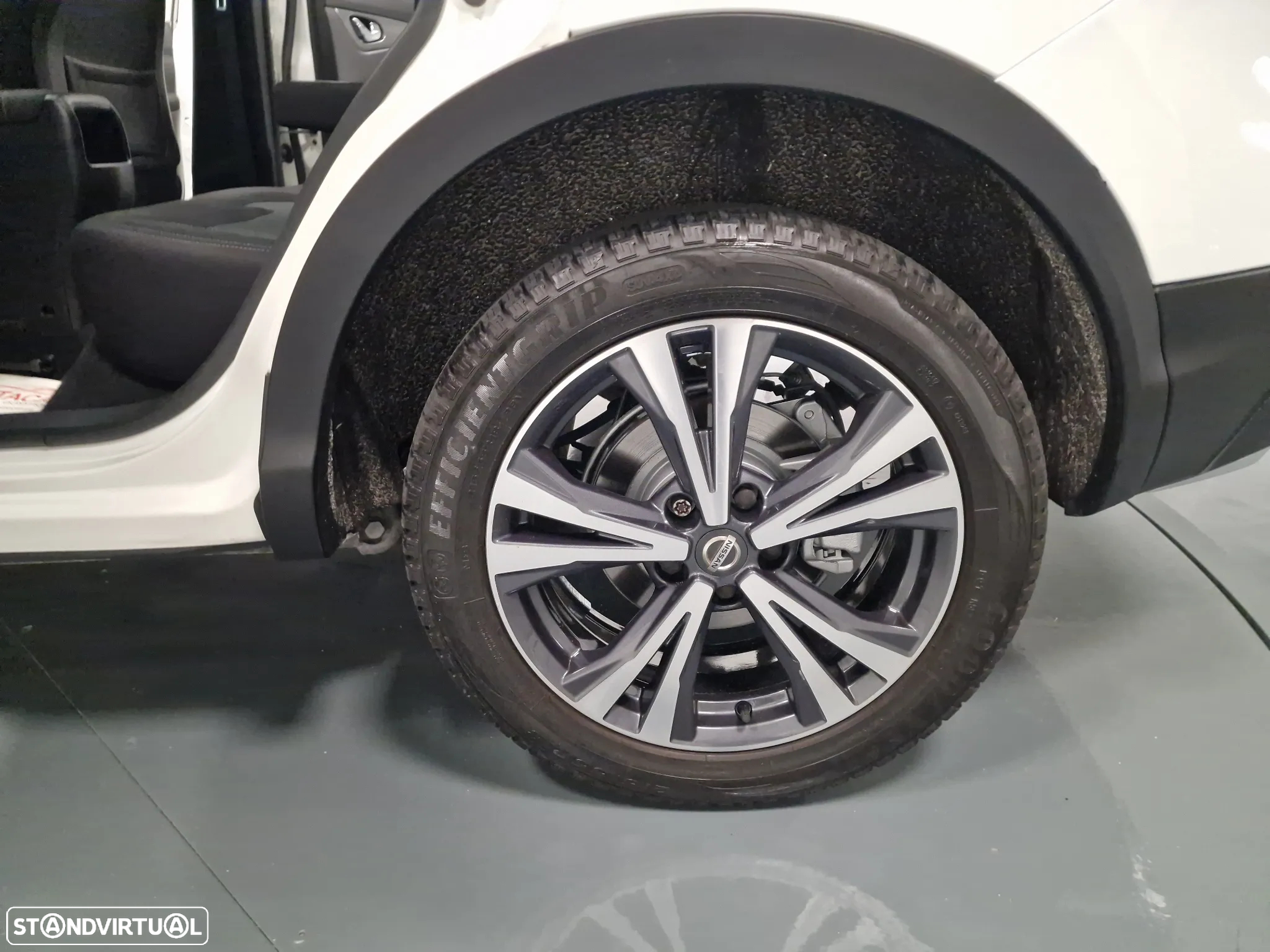 Nissan Qashqai 1.5 dCi N-Connecta 18 - 16