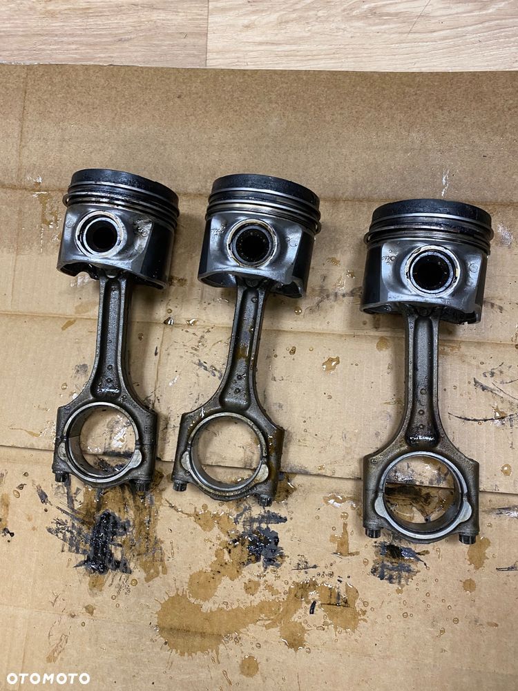 Volvo XC90 v99 s90 v60 Tłok korbowód 235 km 17r - 2