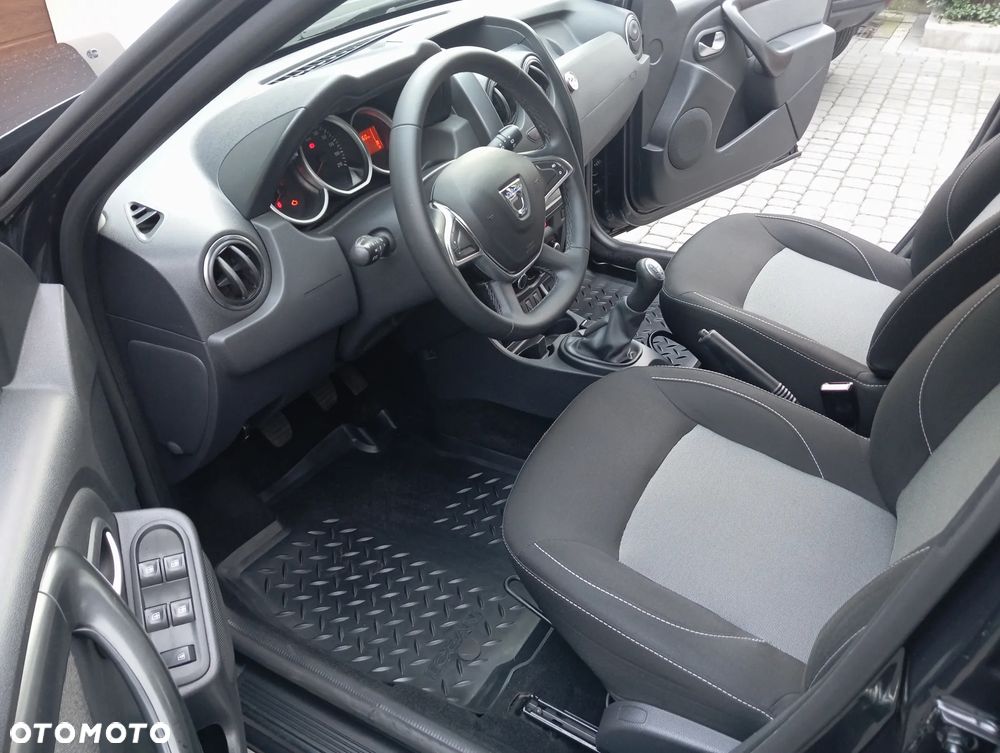 Dacia Duster 1.6 SCe Laureate S&S - 24