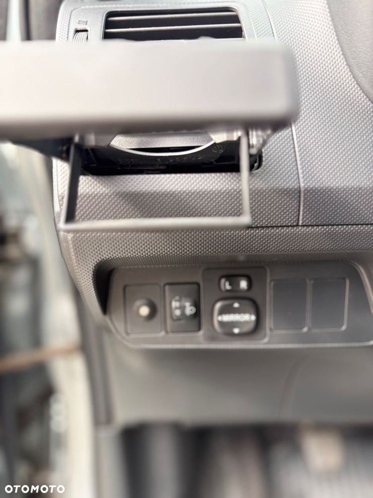 Toyota Auris 1.33 VVT-i Entry - 21