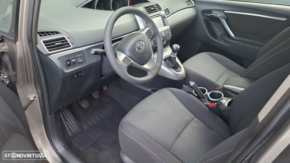 Toyota Verso 1.6 D-4D Active - 8