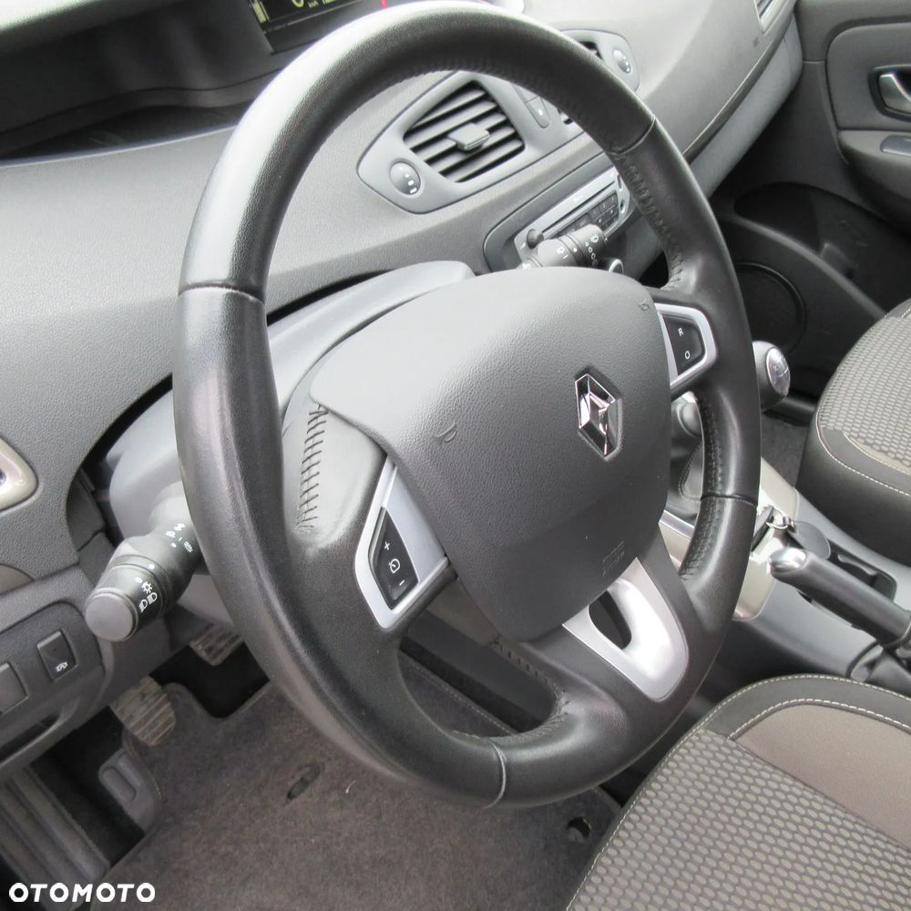 Renault Scenic Energy TCe 115 S&S Xmod Bose Edition - 26