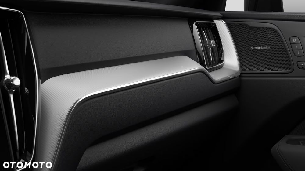 Volvo XC 60 B5 B AWD Plus Black Edition - 3