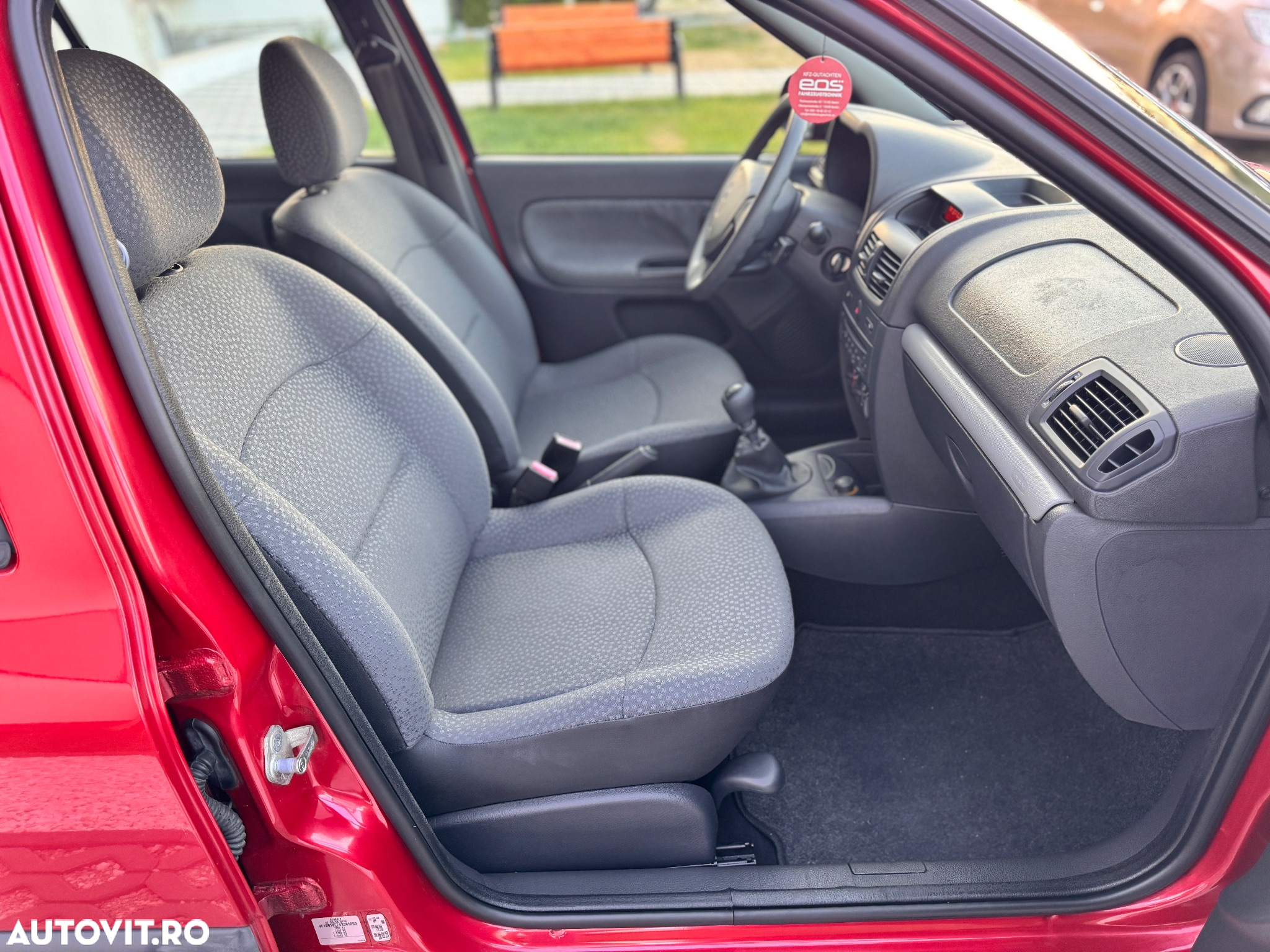 Renault Clio III 1.2 16V Authentique - 14