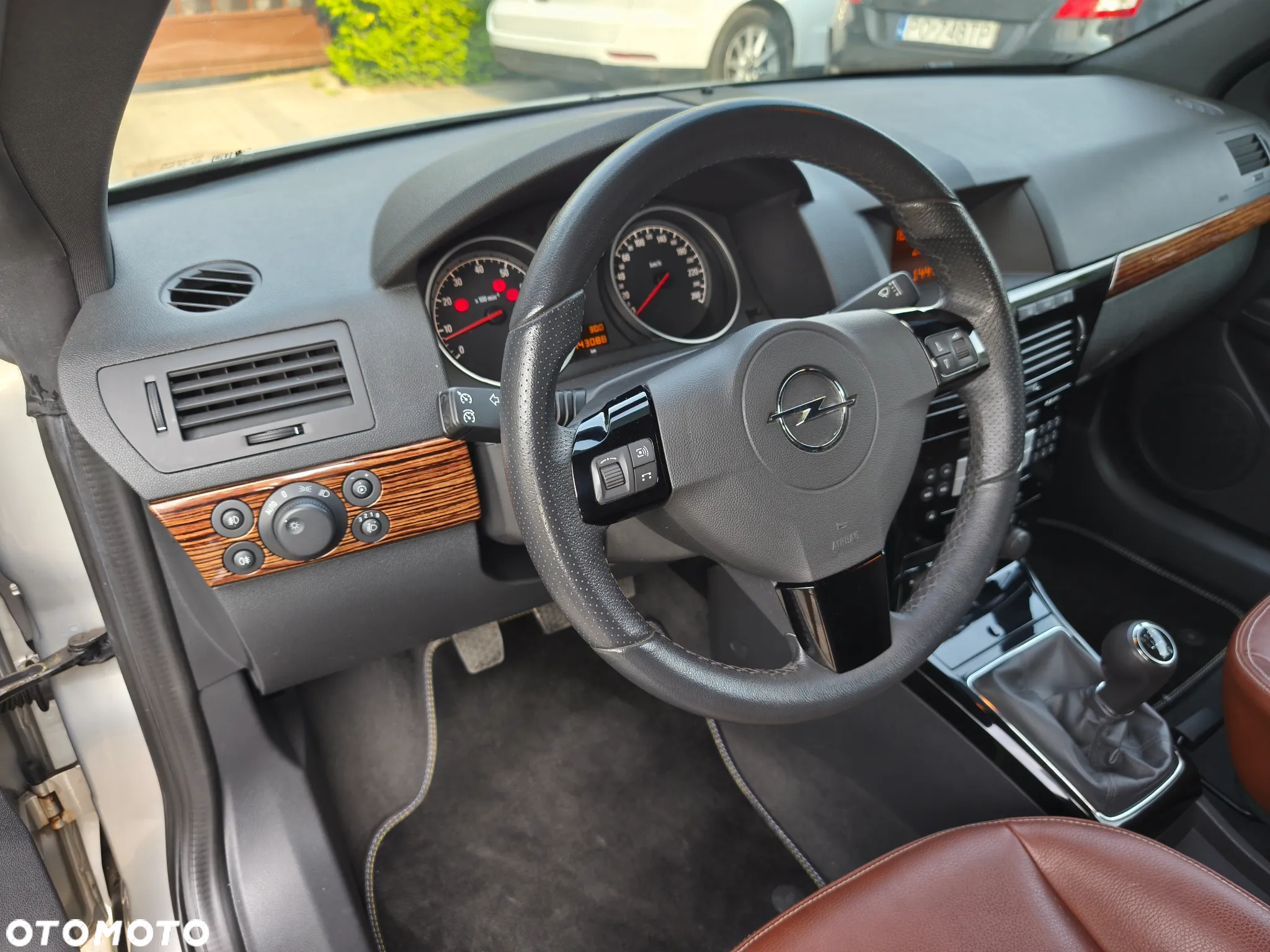 Opel Astra Twin Top 2.0 Turbo Cosmo - 19