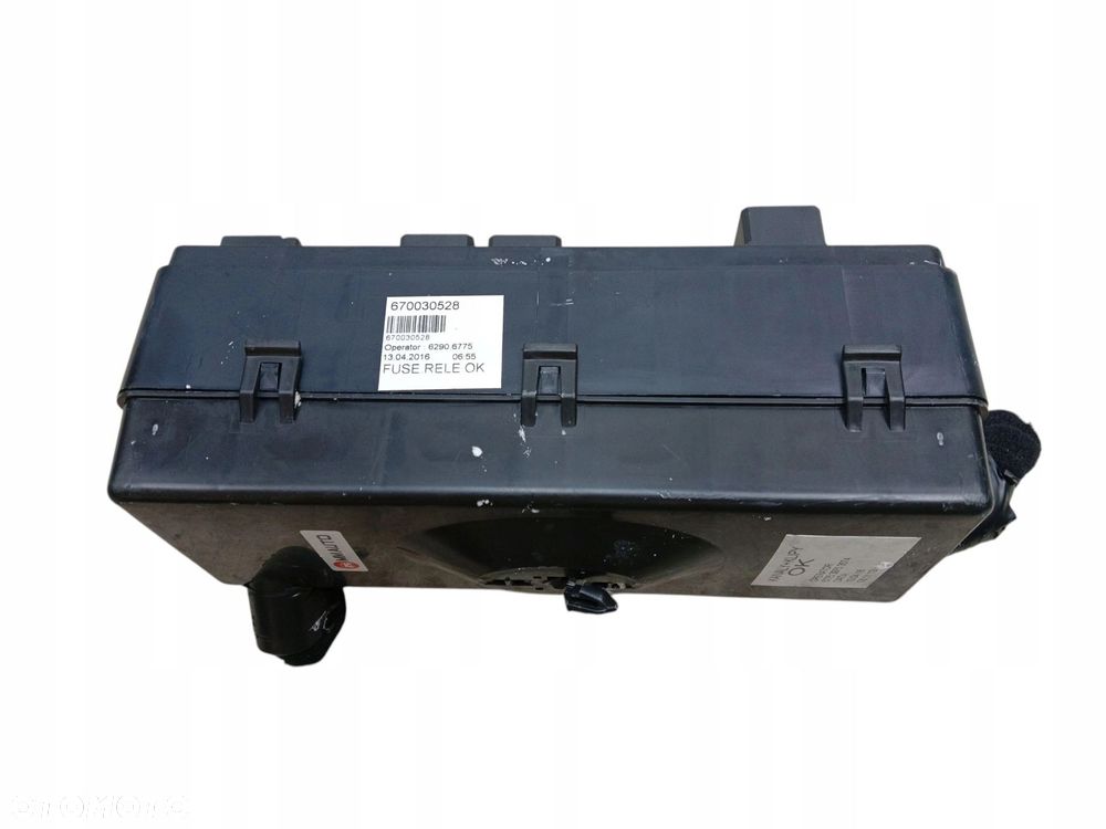 SKRZYNKA BEZPIECZNIKÓW MASERATI GHIBLI III (2013-2017) 3.0 D 250KM 670030528 - 3