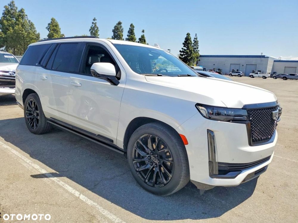 Cadillac Escalade - 3