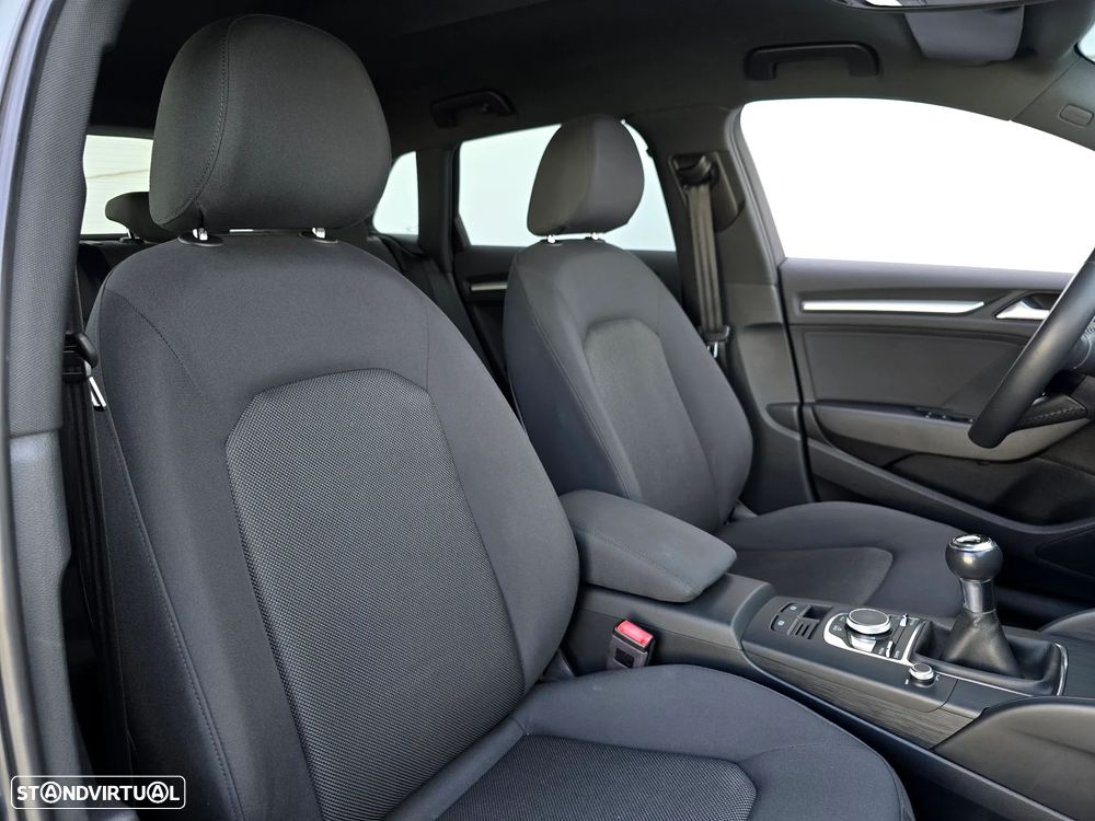 Audi A3 Sportback 30 TFSI S-line - 24