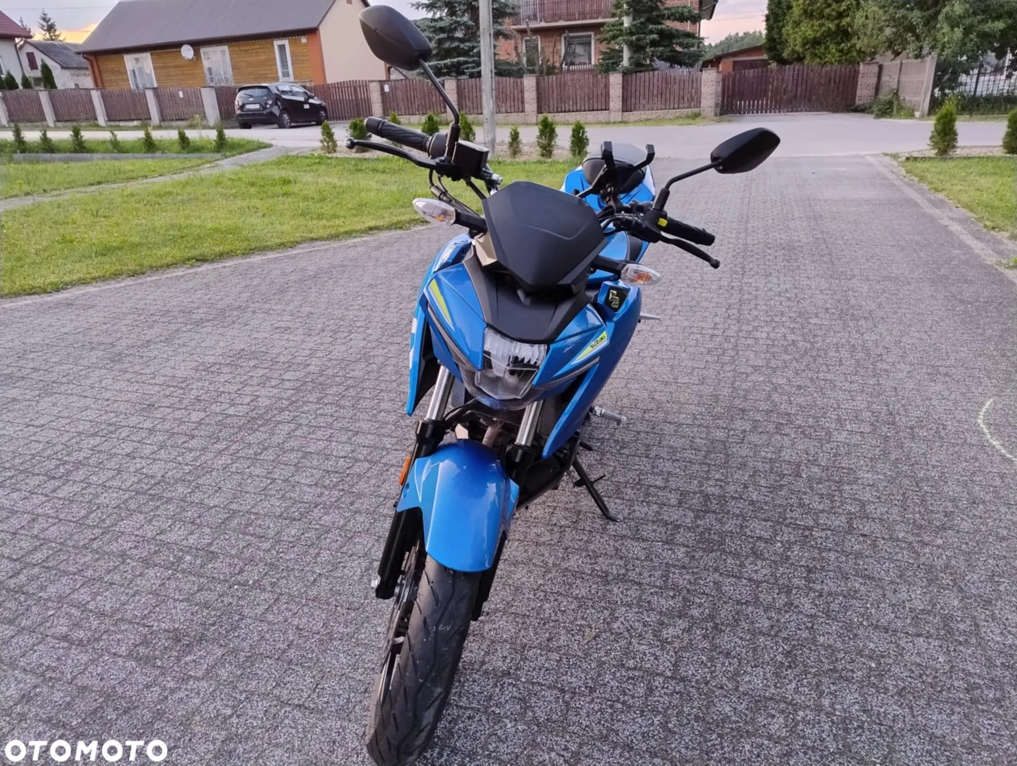 Suzuki GSX - 2