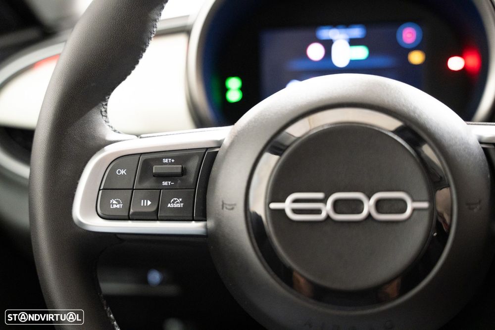 Fiat 600e 54 kWh (RED) - 17