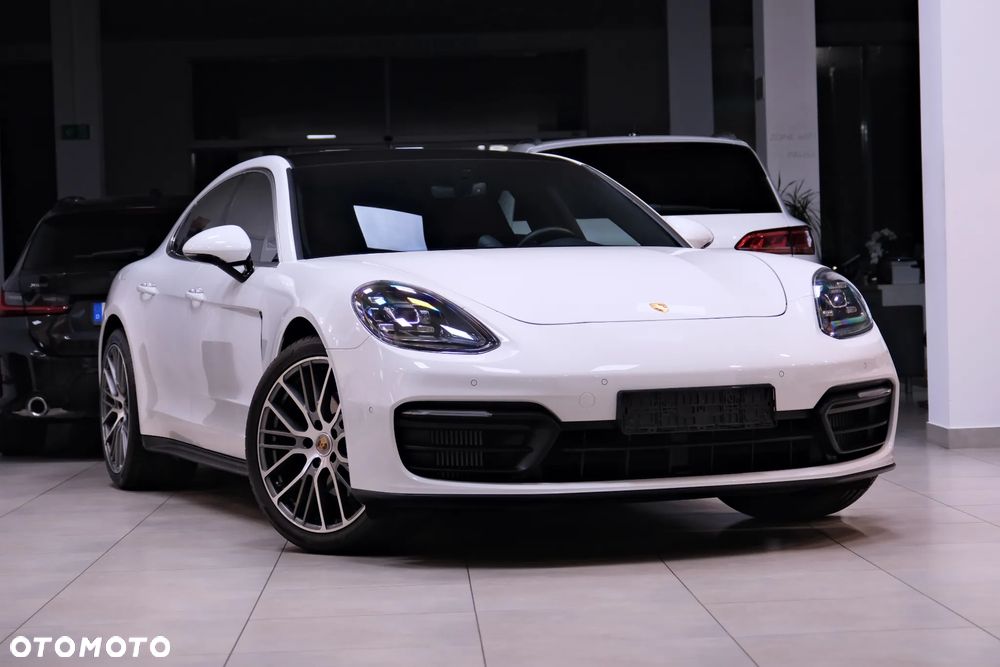 Porsche Panamera Standard - 1