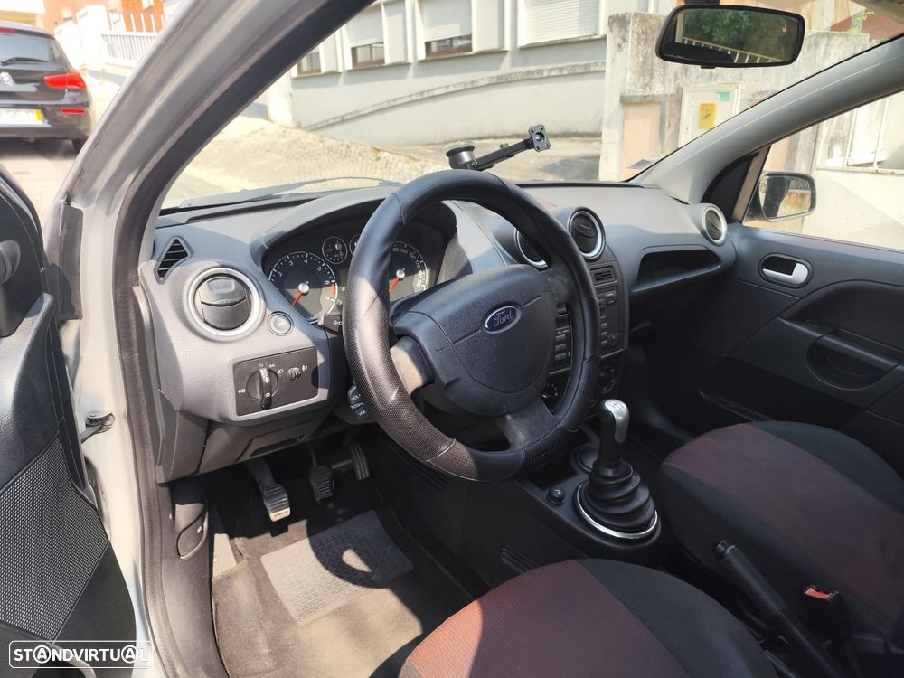 Ford Fiesta 1.25 Zetec - 8