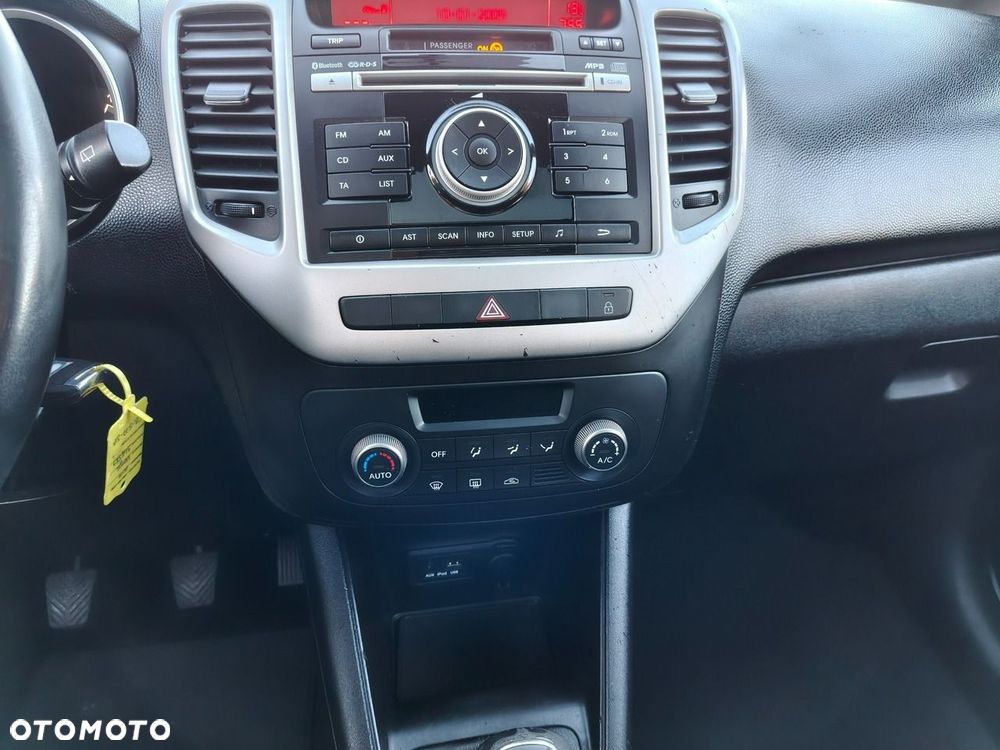 Kia Venga - 14