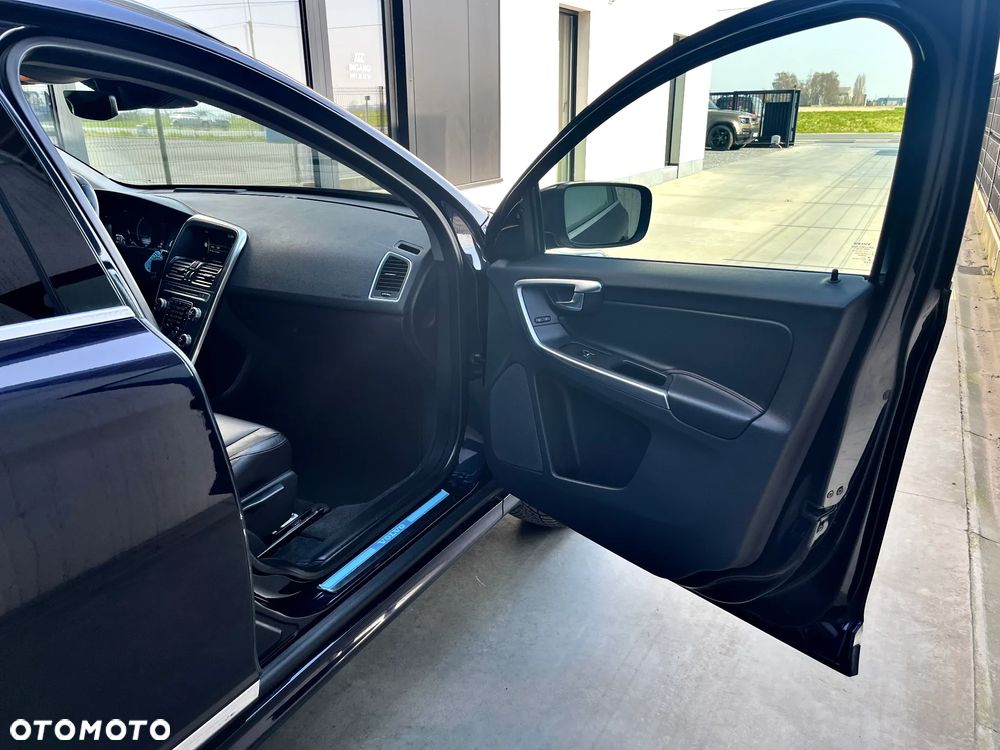 Volvo XC 60 D3 Geartronic Summum - 30
