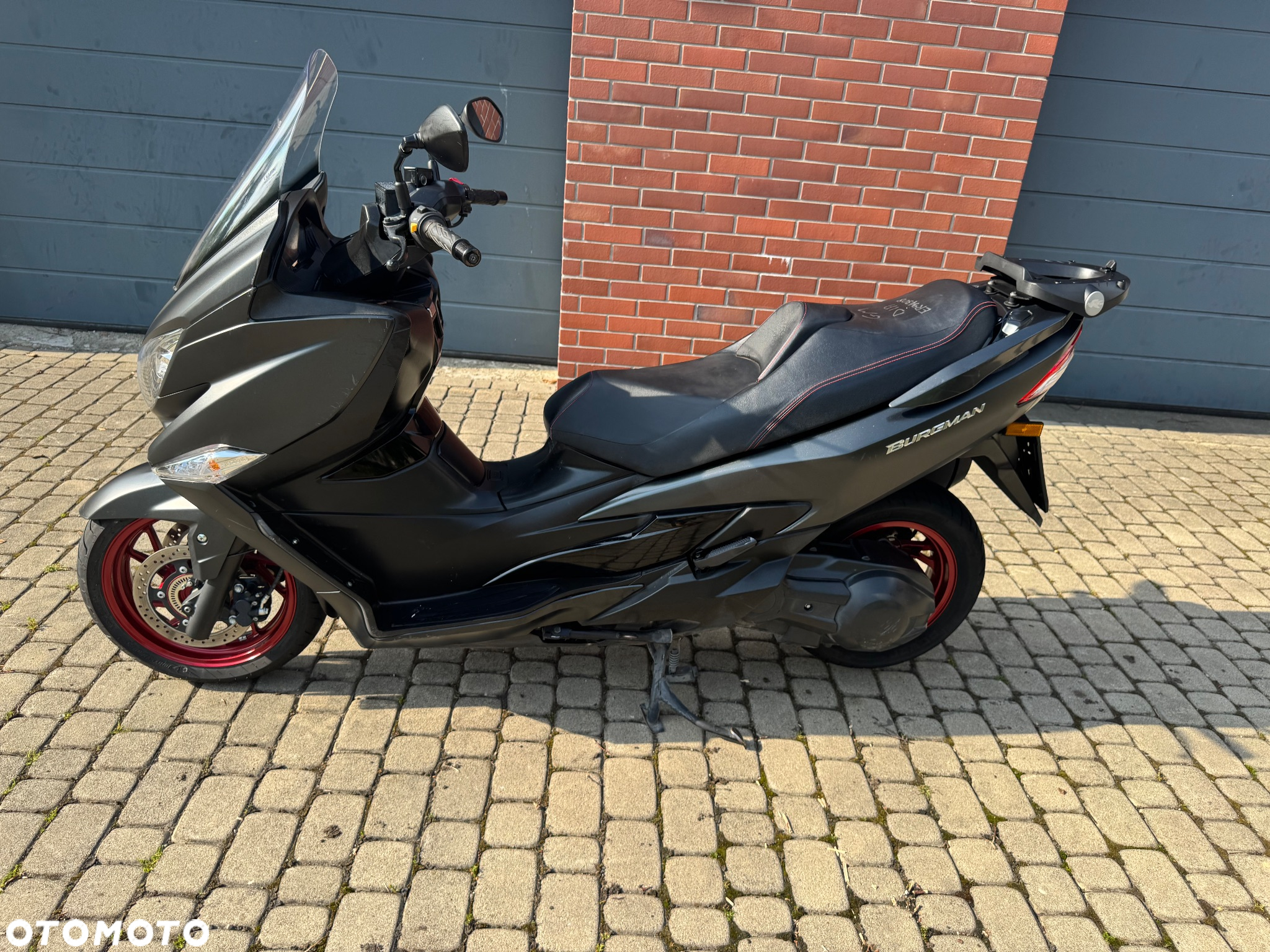 Suzuki Burgman - 8