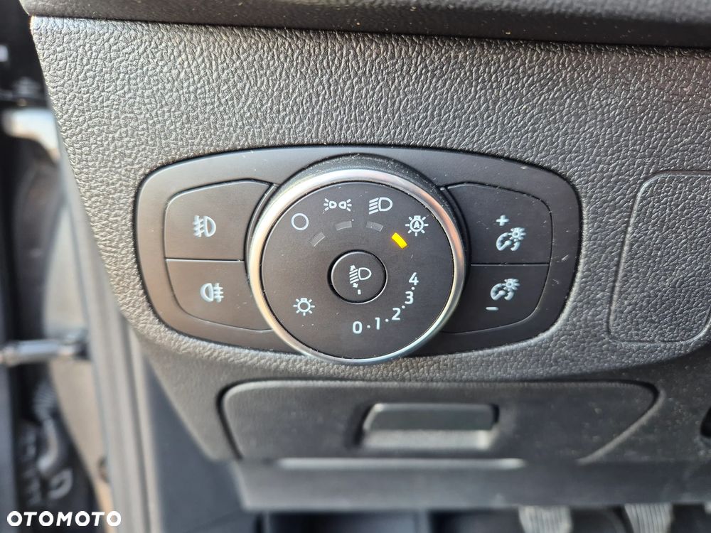 Ford Focus SW 1.0 EcoBoost Hybrid ACTIVE - 33