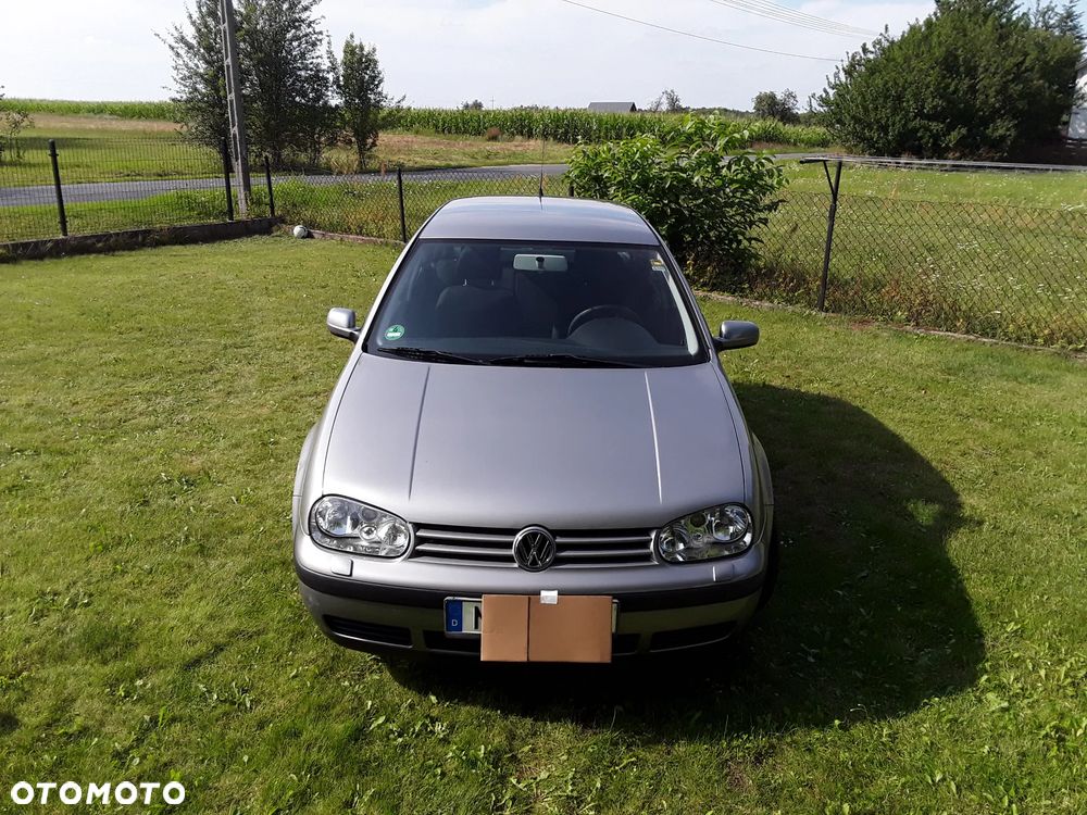 Volkswagen Golf - 1