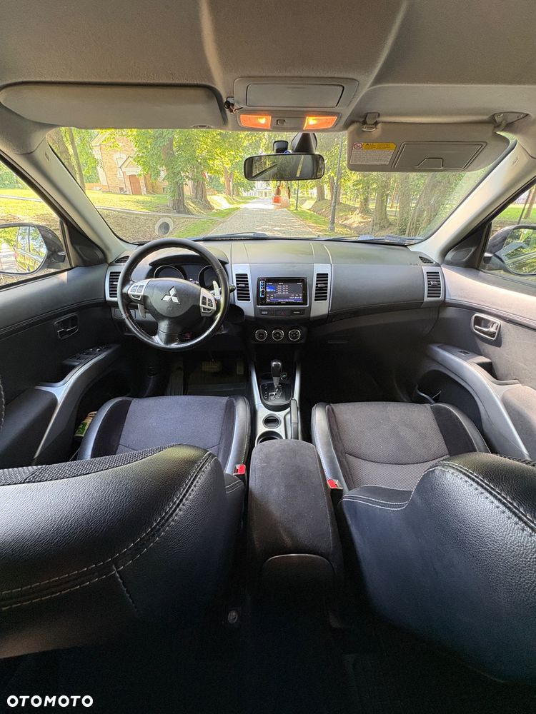 Mitsubishi Outlander 2.0 Intense + 2WD CVT - 11