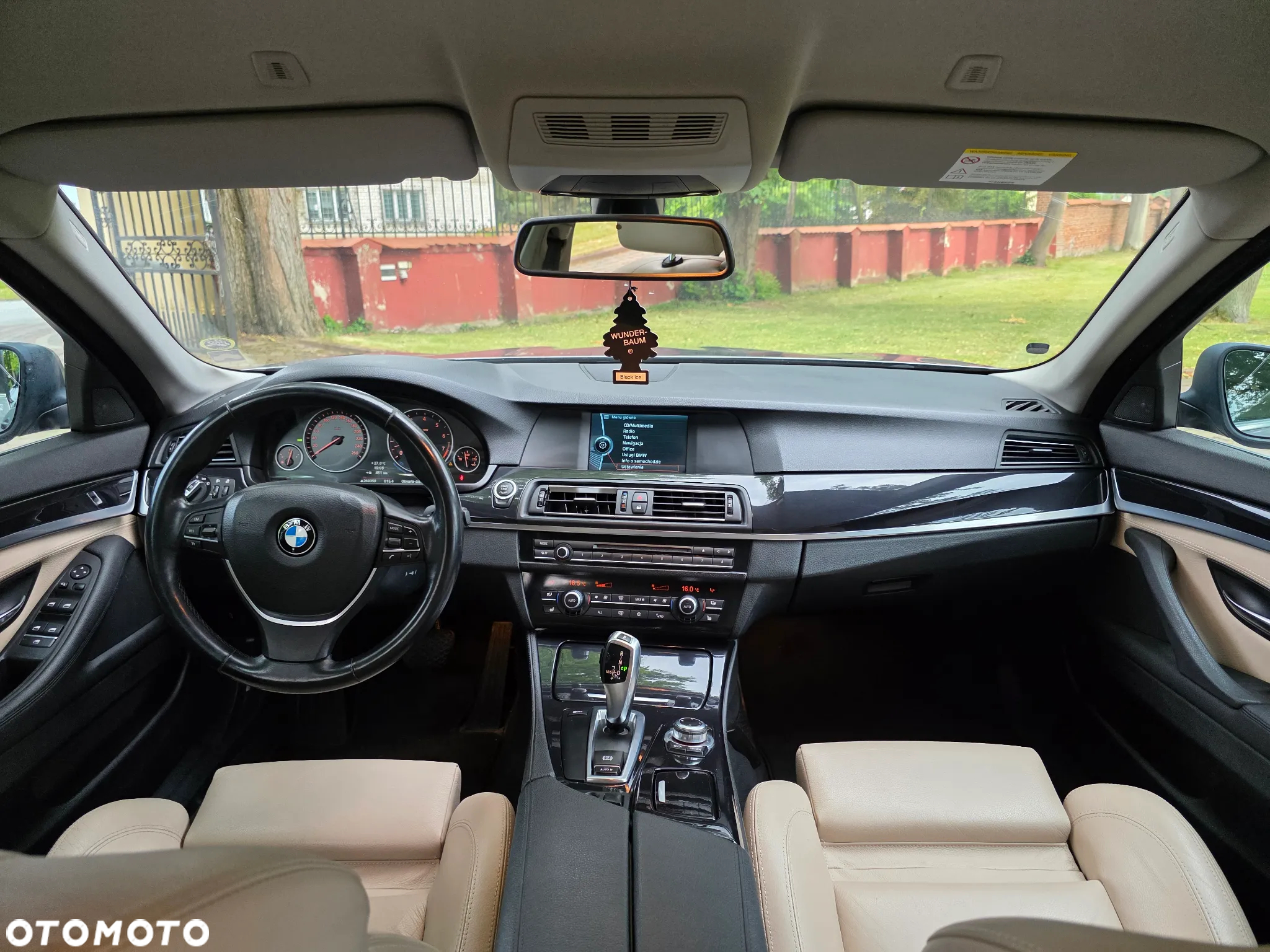 BMW Seria 5 535i Touring - 22