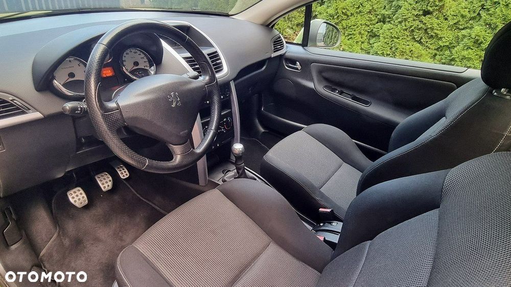Peugeot 207 CC - 12