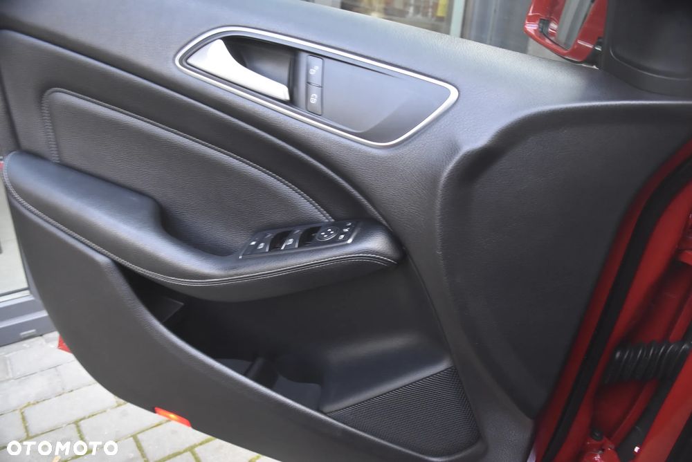 Mercedes-Benz Klasa B 200 CDI (BlueEFFICIENCY) - 28