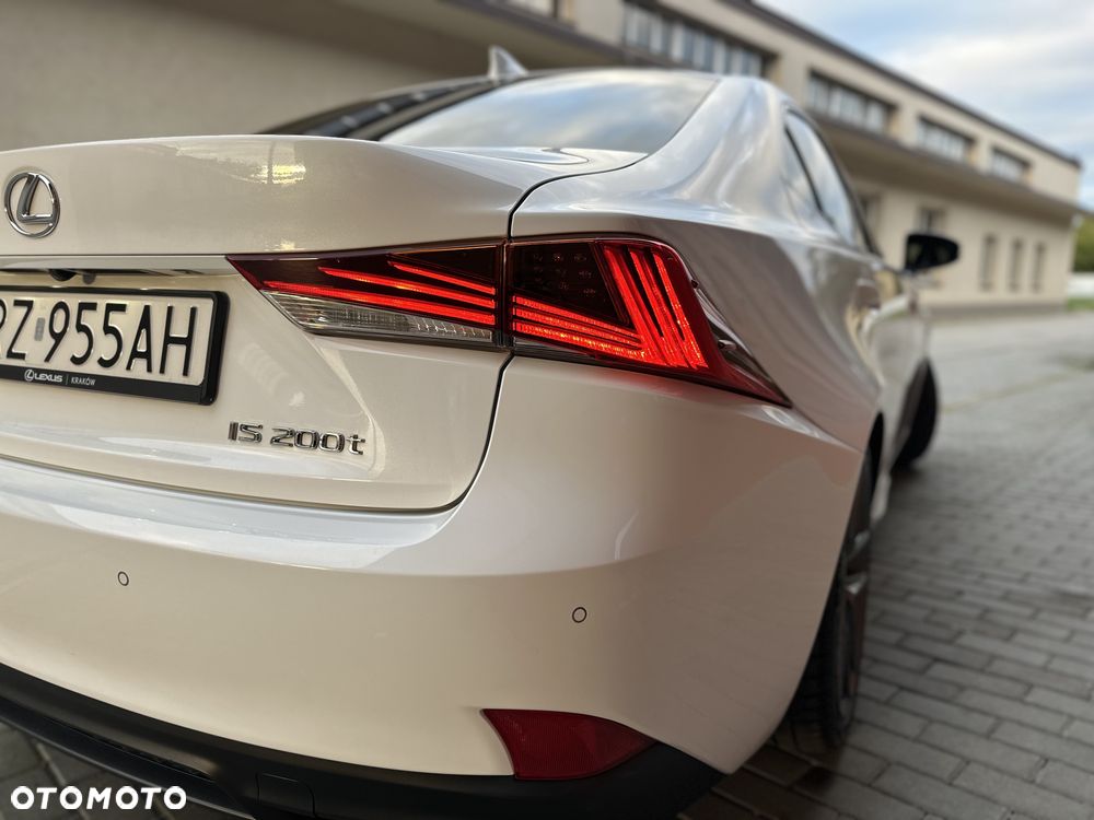 Lexus IS 200t F Sport - 3