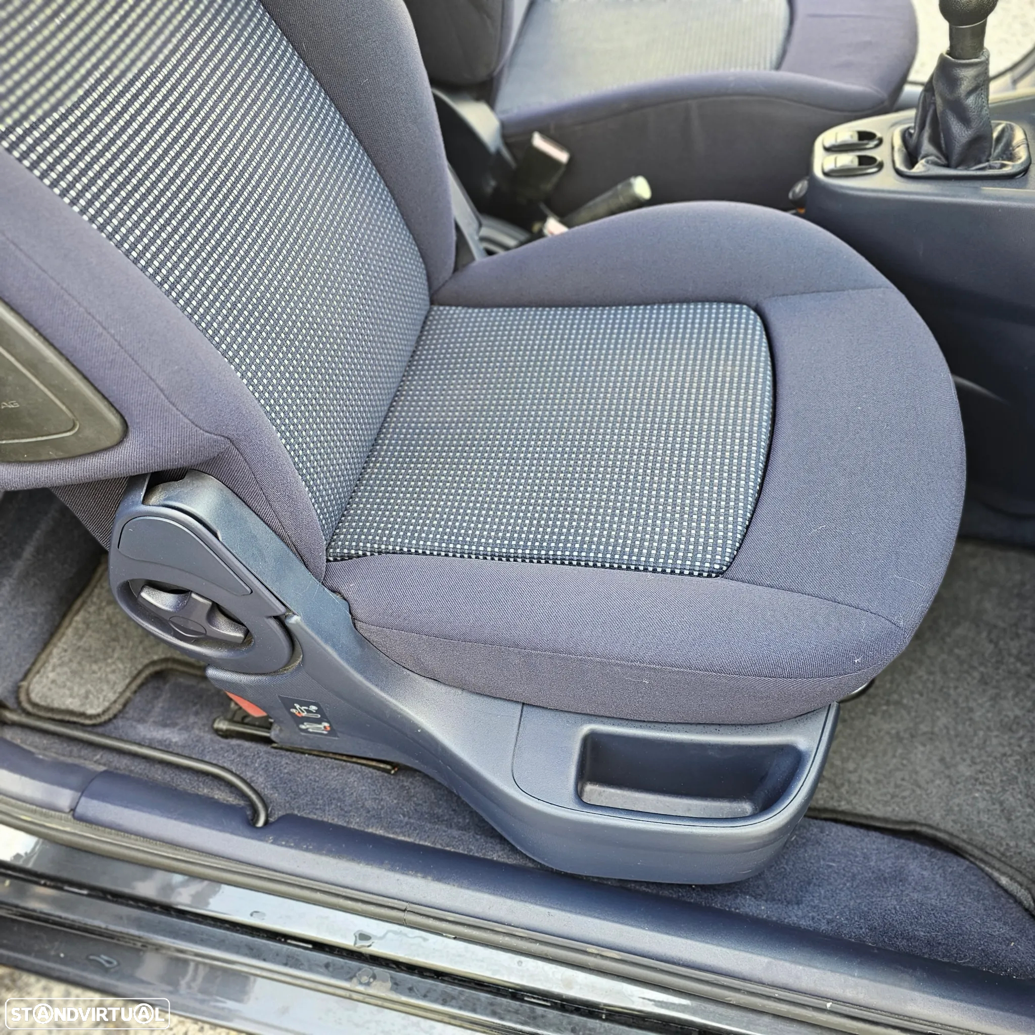 Peugeot 1007 1.4 HDi Sporty - 32