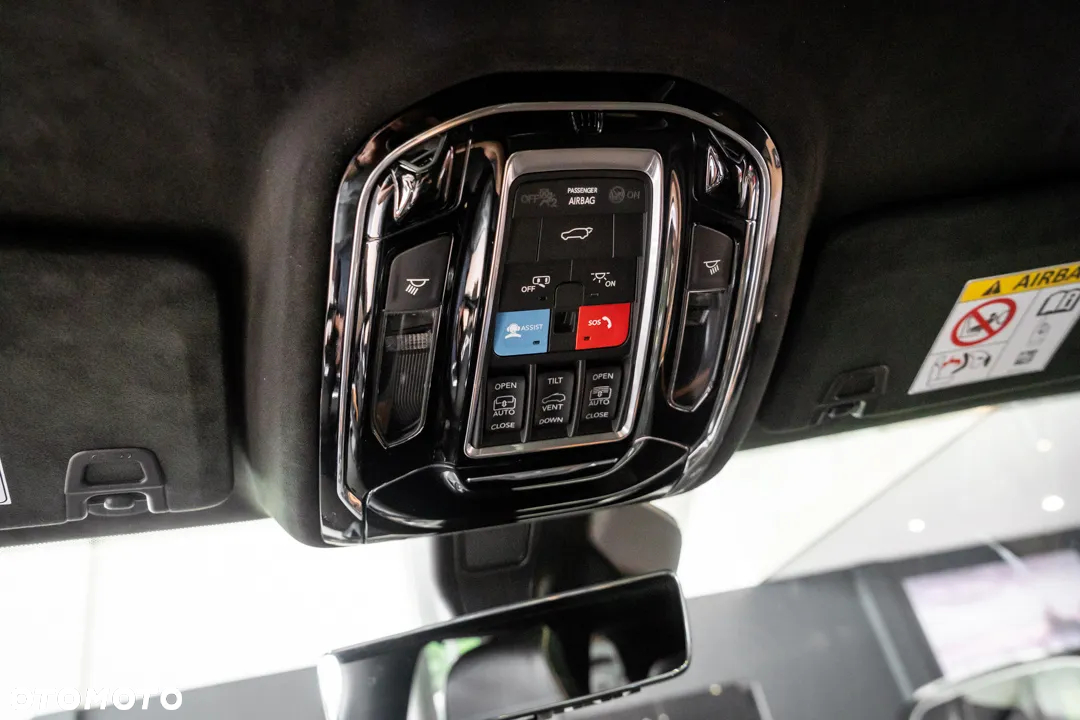 Jeep Grand Cherokee - 20