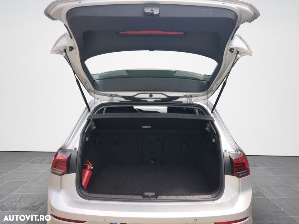 Volkswagen Golf 1.5 eTSI DSG MHEV Life - 17