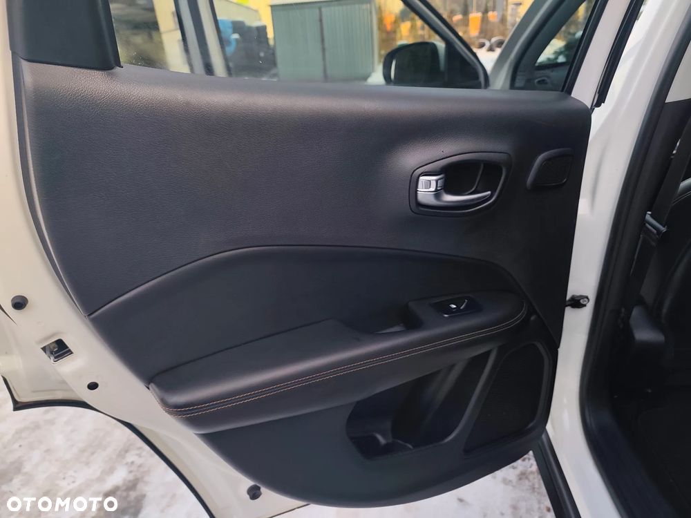 Jeep Compass 1.3 T4 PHEV 4xe Longitude S&S - 17