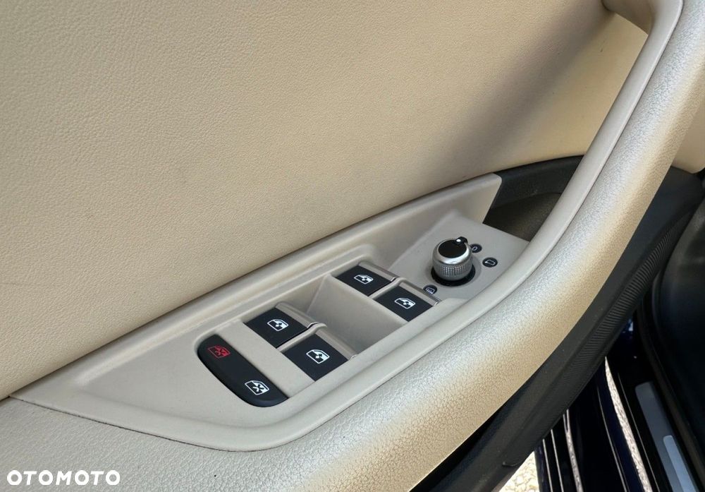 Audi A4 Limousine - 10