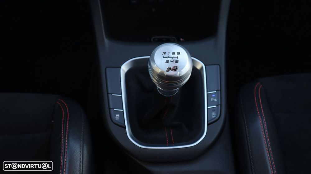 Hyundai i30 N 2.0 T-GDi Performance Pack - 24