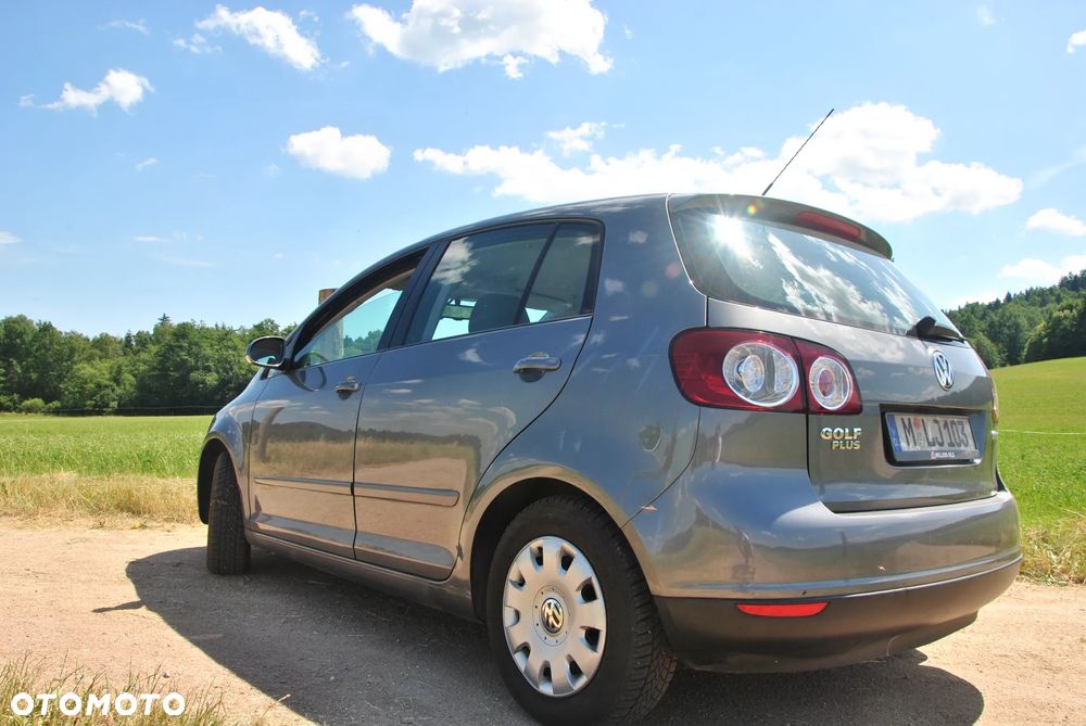 Volkswagen Golf Plus 1.6 FSI Comfortline - 19