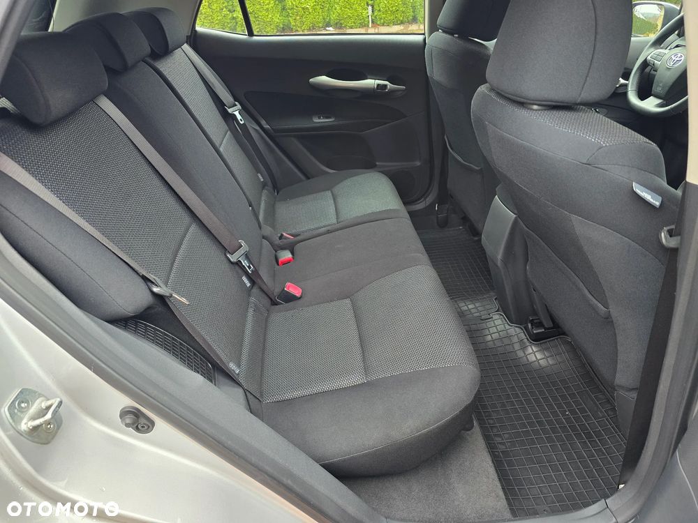 Toyota Auris 1.8 HSD Sol - 33