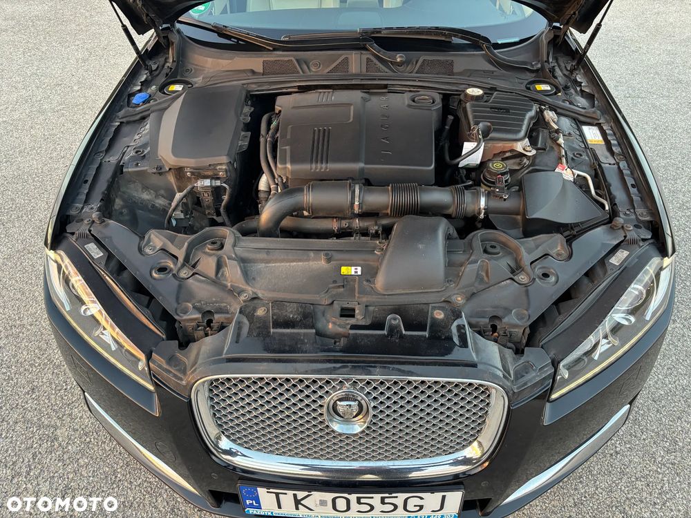 Jaguar XF 2.2 D Premium Luxury - 33